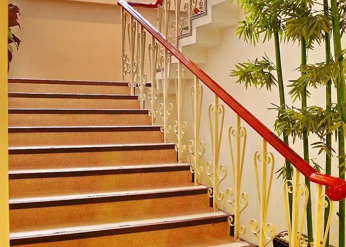 The Sunrise Hotel 2*